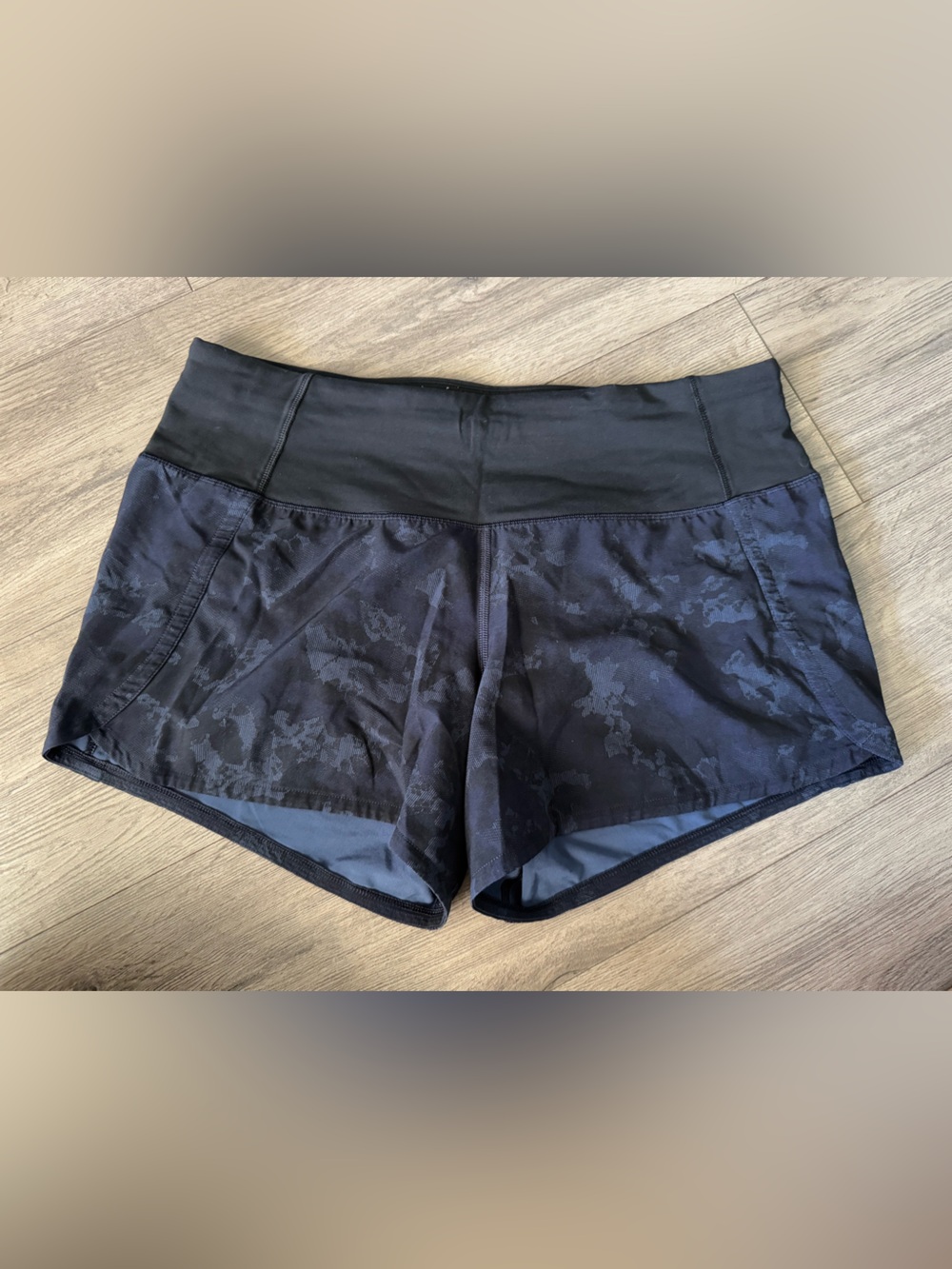 Lululemon Run Times Short II*4"
Camouflaged Midnight Navy Black / Black
